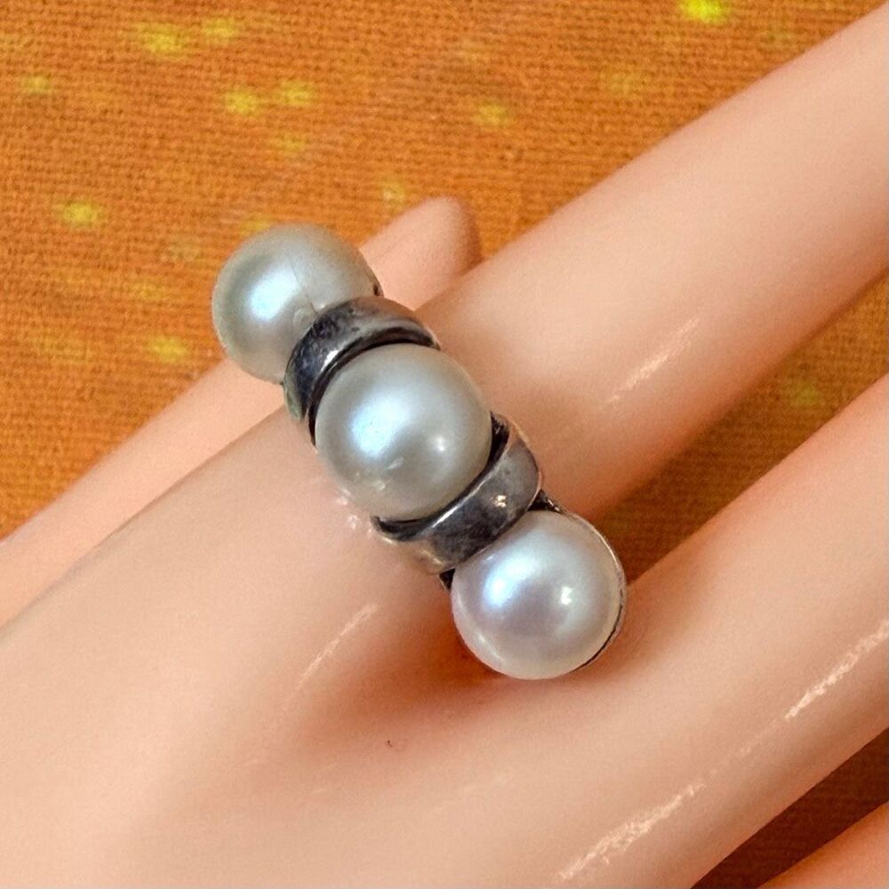 CFJ 925 Sterling Silver Mother of Pearl Three Stone Statement Ring